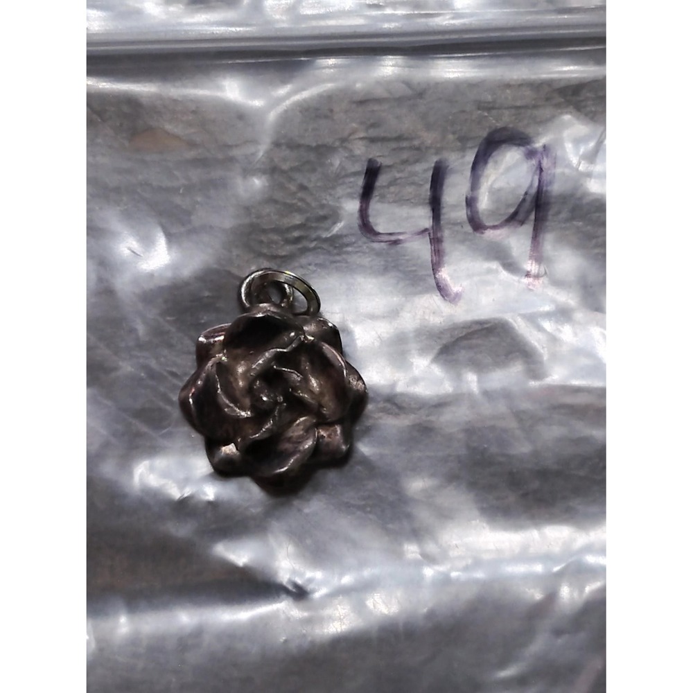 Vintage 3D Rose Flower Charm Pendant Floral Bloom Silver Tone Metal Jewelry